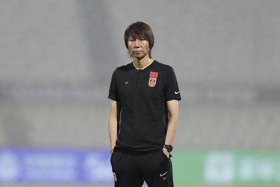 仰天长啸的猛犸象、游在钻石海的巨龟，排排坐的熊猫宝宝……恢弘的原始时代风貌，在眼前一一展开